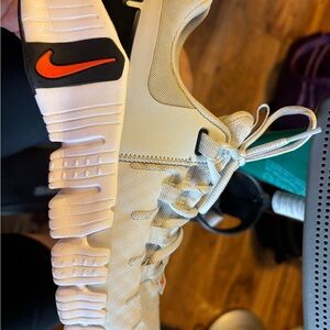 Nike metcon women’s size 9 Off White